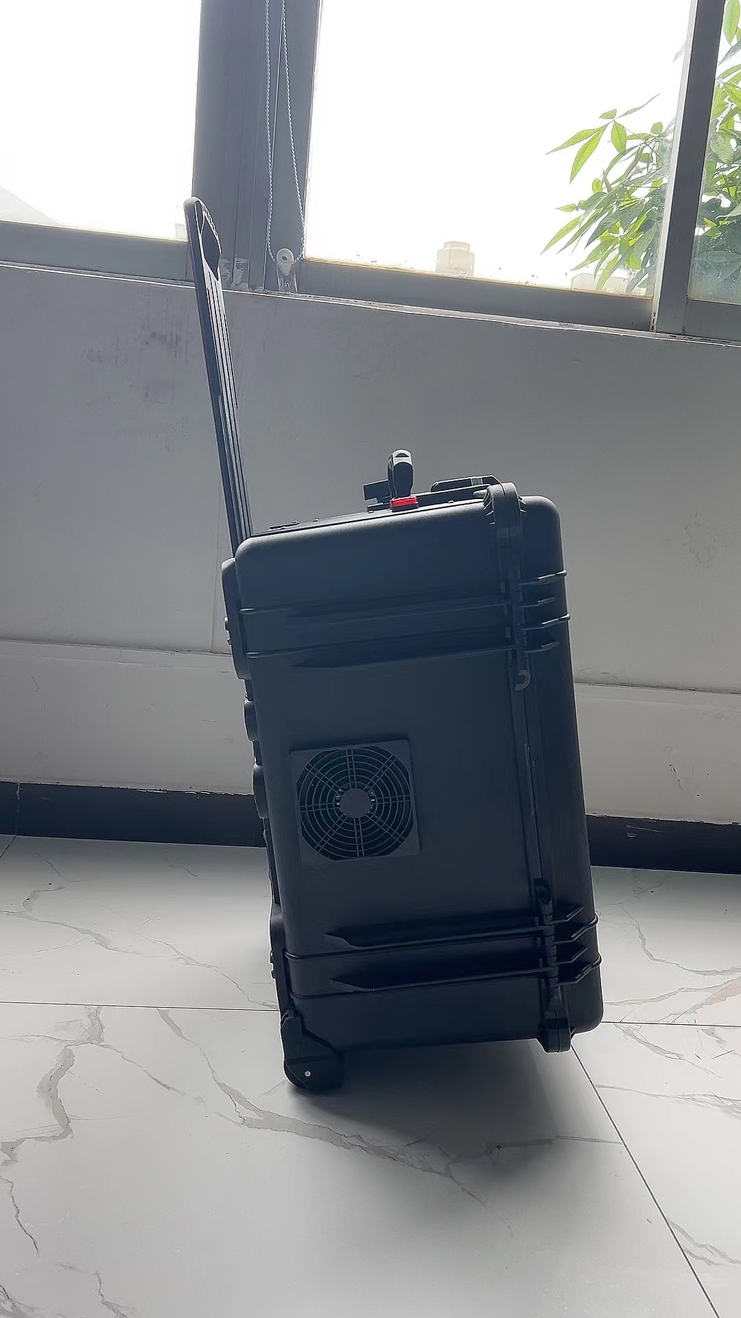 崖州手拉箱型移动通信干扰器